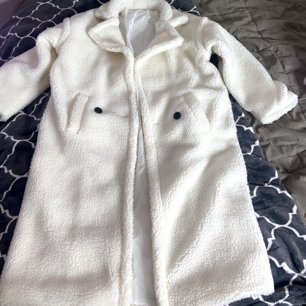 Shein teddy coat double fabric size small but runs a little bigger.